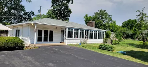 37104 N Loretto Ave, Lake Villa, IL 60046