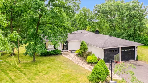 799 N Bradley Rd, Mettawa, IL 60045