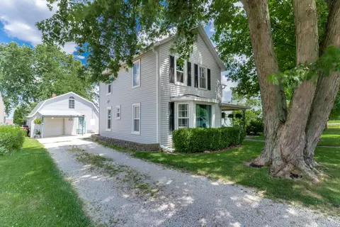 404 E North St, Danvers, IL 61732 photo 2