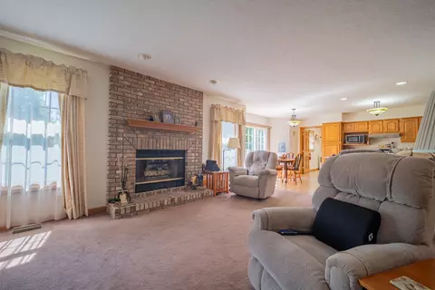 9375 Hillcrest Ln, Bloomington, IL 61705 photo 11