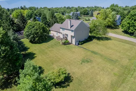 9375 Hillcrest Ln, Bloomington, IL 61705 photo 3