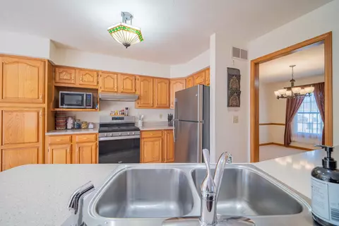 9375 Hillcrest Ln, Bloomington, IL 61705 photo 7
