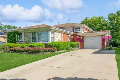 8012 W Lake St, Niles, IL 60714