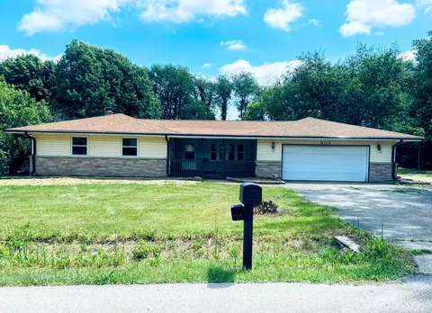 6110 Penguin Dr, Rockford, IL 61109