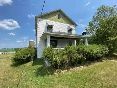 407 N Main St, Tampico, IL 61283