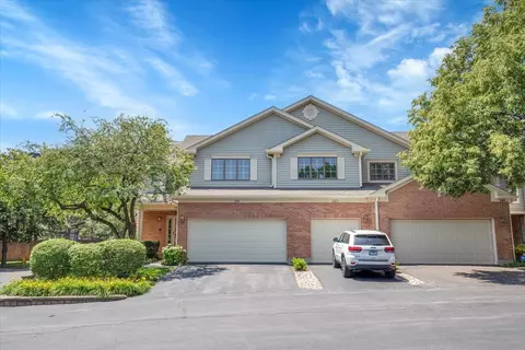 218 University Dr #218, Mount Prospect, IL 60056