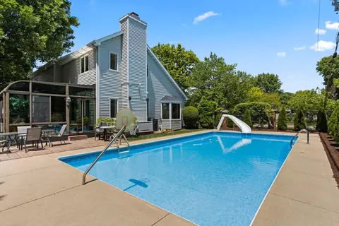 Exterior - 2202 O Donnell Dr, Champaign, IL 61821 photo 7 of 11