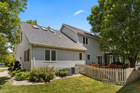 Exterior - 2202 O Donnell Dr, Champaign, IL 61821 photo 4 of 11