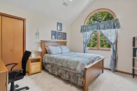 Bedroom - 2202 O Donnell Dr, Champaign, IL 61821 photo 5 of 10