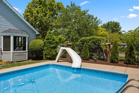 Exterior - 2202 O Donnell Dr, Champaign, IL 61821 photo 8 of 11