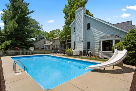 Exterior - 2202 O Donnell Dr, Champaign, IL 61821 photo 9 of 11