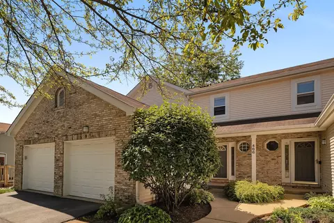 466 Nicole Dr #1B, Bartlett, IL 60103