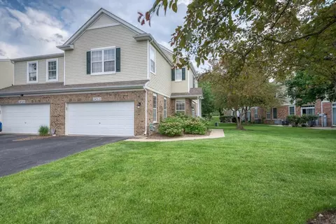 24312 Leski Ln, Plainfield, IL 60585