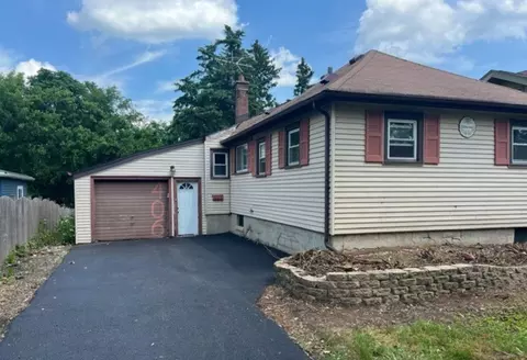 406 Phillips Ave, Glen Ellyn, IL 60137