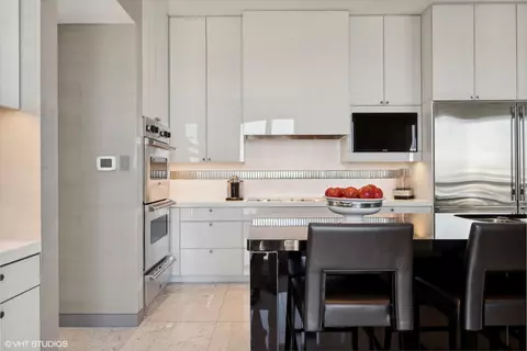 11 E Walton St #5002, Chicago, IL 60611 photo 16