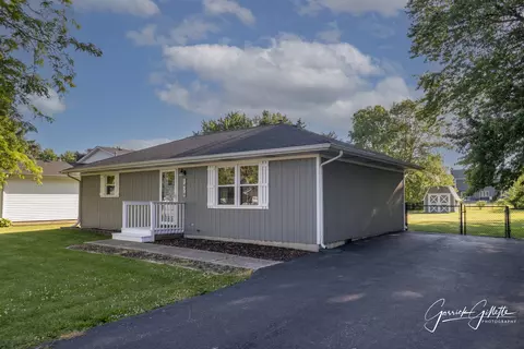 1478 Nova Rd, Lake Holiday, IL 60548
