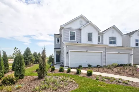160 Kingsport Dr, South Elgin, IL 60177