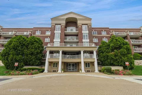 7031 W Touhy Ave #501, Niles, IL 60714