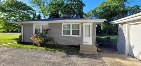 Undisclosed, Glenview, IL 60026 photo 3