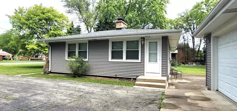 Undisclosed, Glenview, IL 60026 photo 4