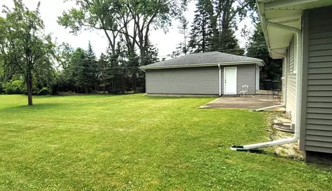 Undisclosed, Glenview, IL 60026 photo 9