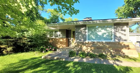 Undisclosed, Glenview, IL 60026 photo 10
