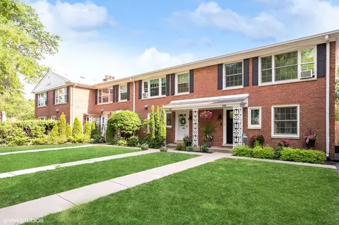 1107 Lake Ave, Wilmette, IL 60091