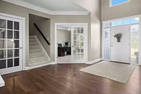 Entry Way - 9 Pebblebrook Ct, Bloomington, IL 61705 photo 6 of 12