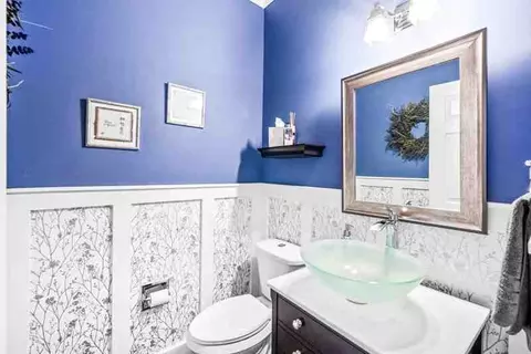 Bath - 9 Pebblebrook Ct, Bloomington, IL 61705 photo 1 of 9
