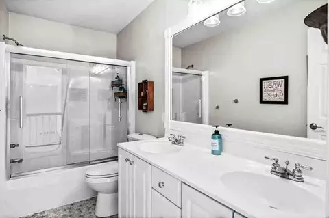 Bath - 9 Pebblebrook Ct, Bloomington, IL 61705 photo 7 of 9