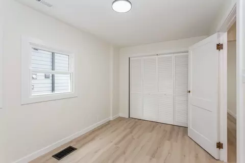 2416 Wade St, Evanston, IL 60201 photo 10