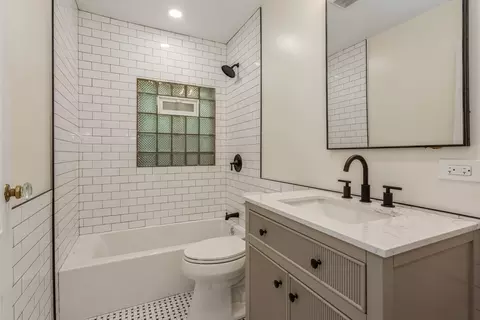 2416 Wade St, Evanston, IL 60201 photo 8