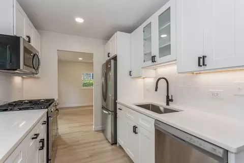 2416 Wade St, Evanston, IL 60201 photo 7