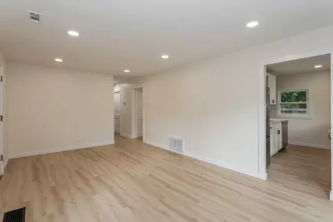 2416 Wade St, Evanston, IL 60201 photo 5