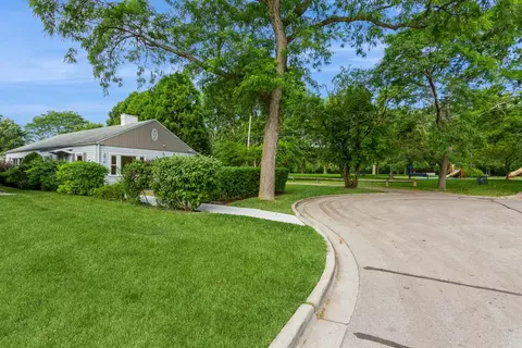 2416 Wade St, Evanston, IL 60201 photo 2