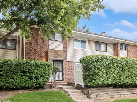 862 White Oak Ln, University Park, IL 60484