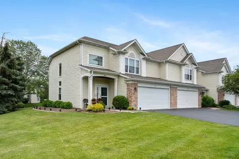 925 Waterford Ln, Elk Grove Village, IL 60007