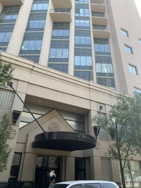 111 W Maple St #P202, Chicago, IL 60610