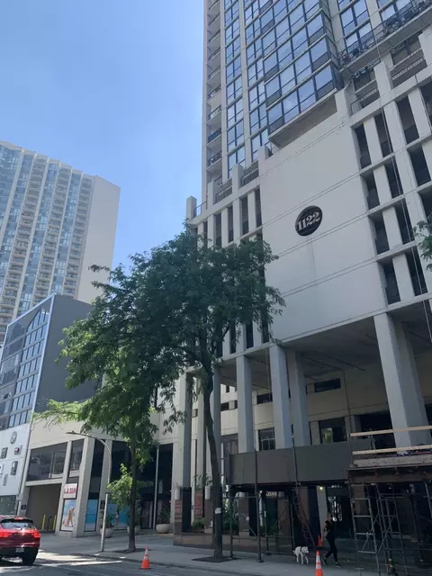 1122 N Clark St #P-223, Chicago, IL 60610