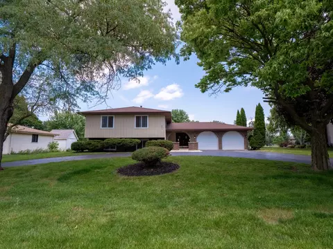 321 Cardinal Dr, Bloomingdale, IL 60108