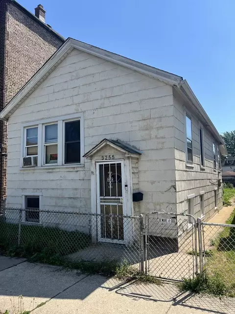 3255 S Racine Ave, Chicago, IL 60608