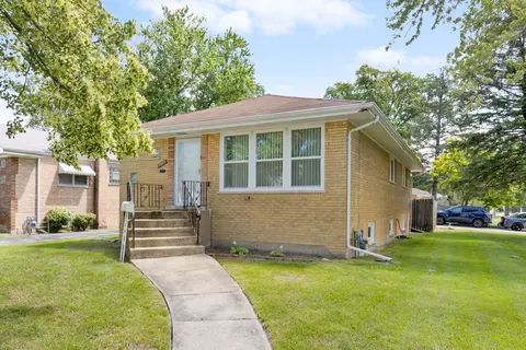 3045 Sangamon St, Steger, IL 60475