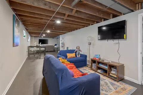 Living - 3045 Sangamon St, Steger, IL 60475 photo 2 of 3