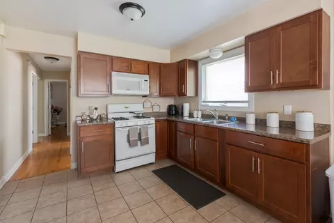 Kitchen - 3045 Sangamon St, Steger, IL 60475 photo 2 of 2