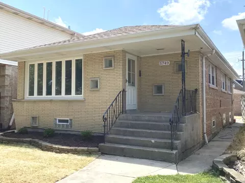 5749 W 63rd Pl, Chicago, IL 60638