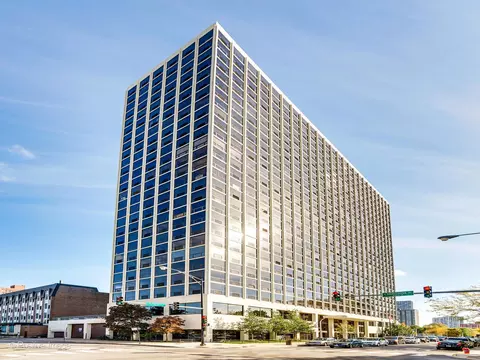 4343 N Clarendon Ave #718, Chicago, IL 60613