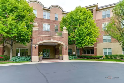2700 Summit Dr #306, Glenview, IL 60025