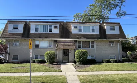 9907 W 58th St #6, Countryside, IL 60525