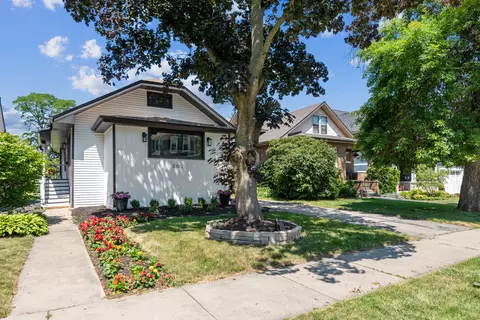 202 N Clinton Ave, Elmhurst, IL 60126