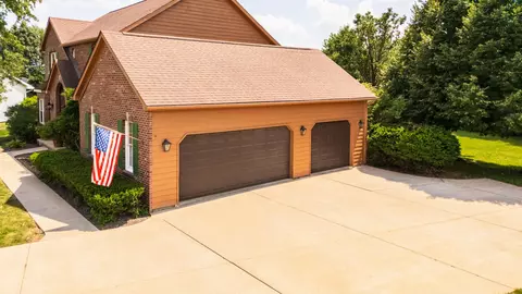 Exterior - 16 Barley Cir, Bloomington, IL 61704 photo 5 of 8